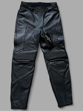 NWT Alpinestars Stella Black Leather Motorcycle Riding Pants. Size 10.